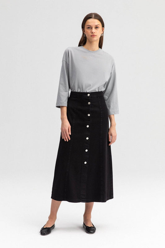 Gonna jeans a linea midi nera con bottoni