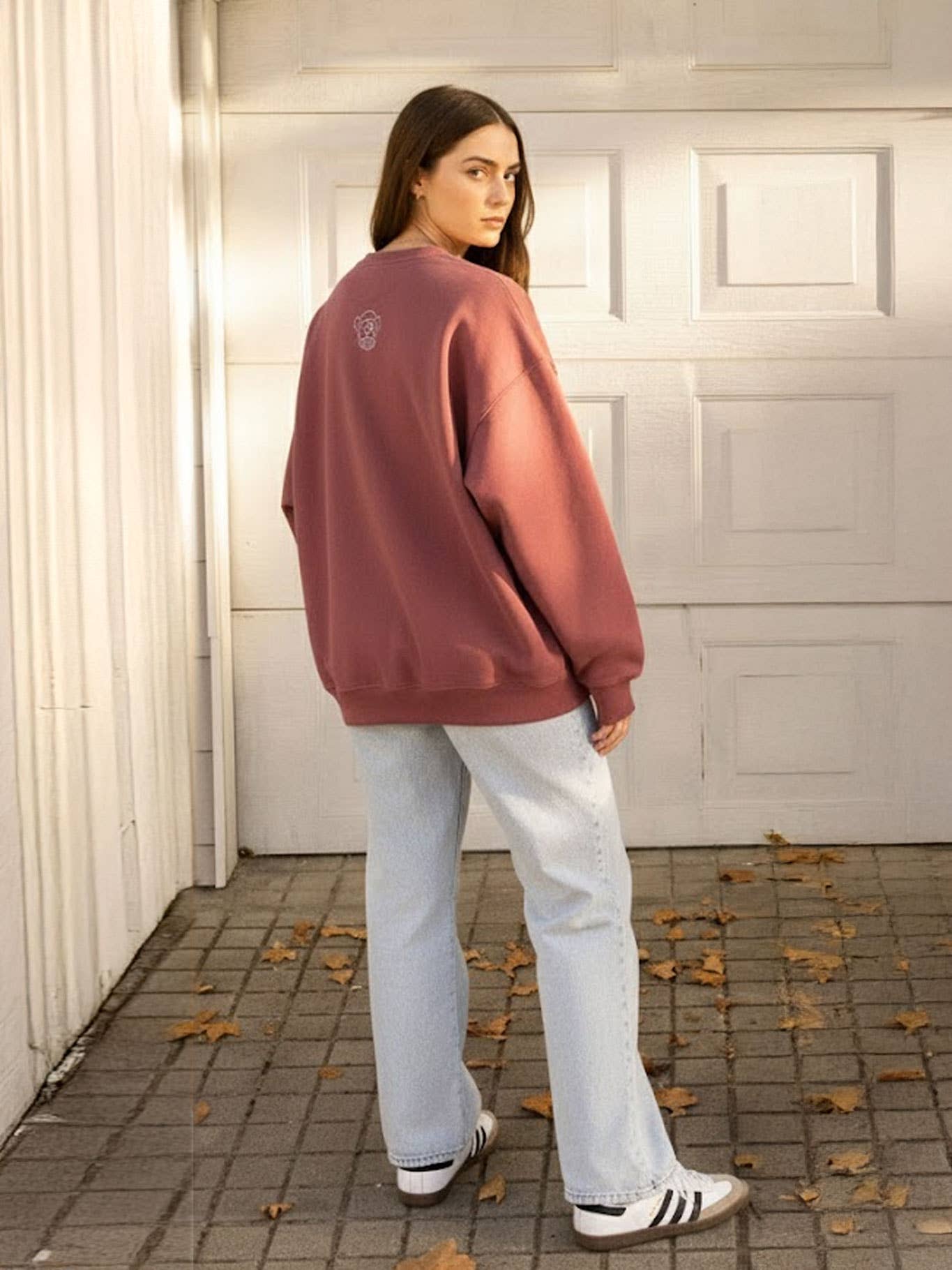 Felpa unisex oversize Bendita Locura ricamata color wine