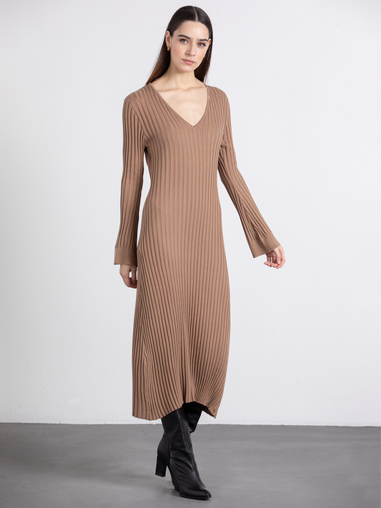 Abito midi a coste con scollo a V