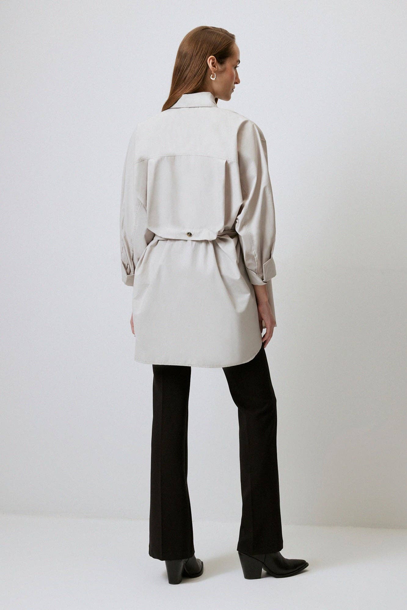 Camicia oversize con cintura asimmetrica