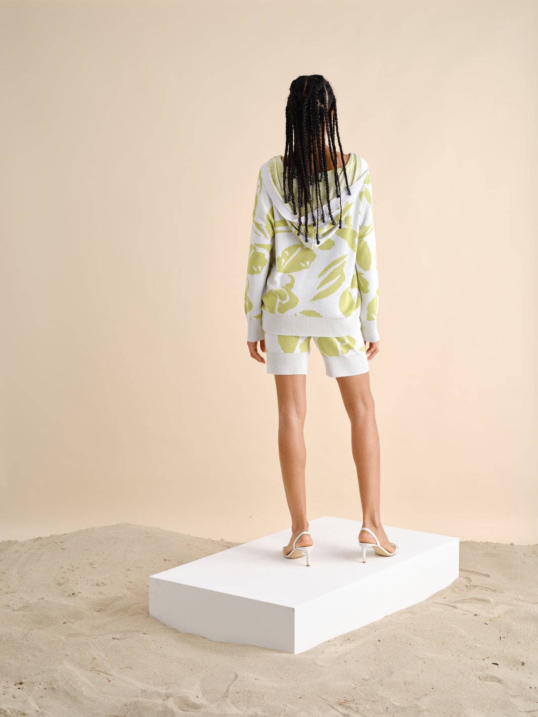 Pantaloncini in maglia floreale