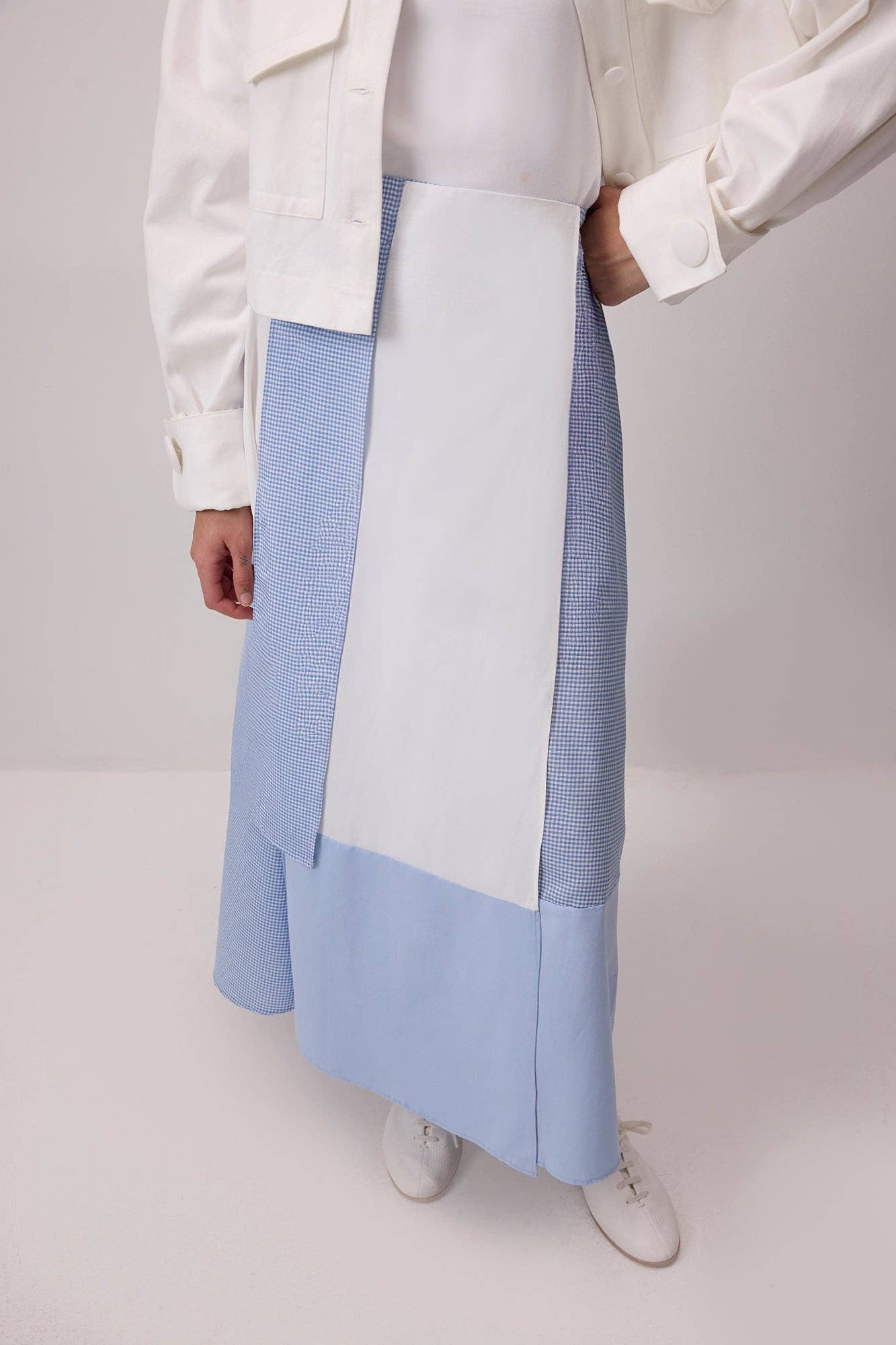 Gonna maxi vichy blu e bianco a contrasto