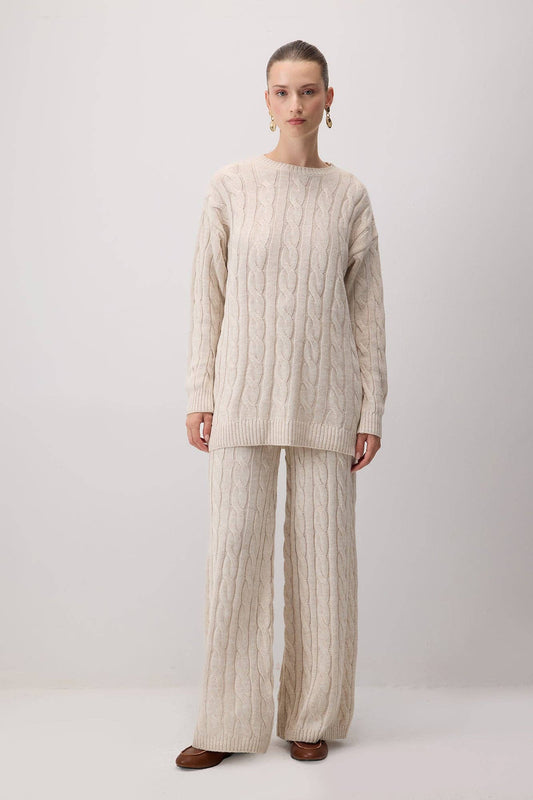 Set maglia e pantaloni in maglia a trecce