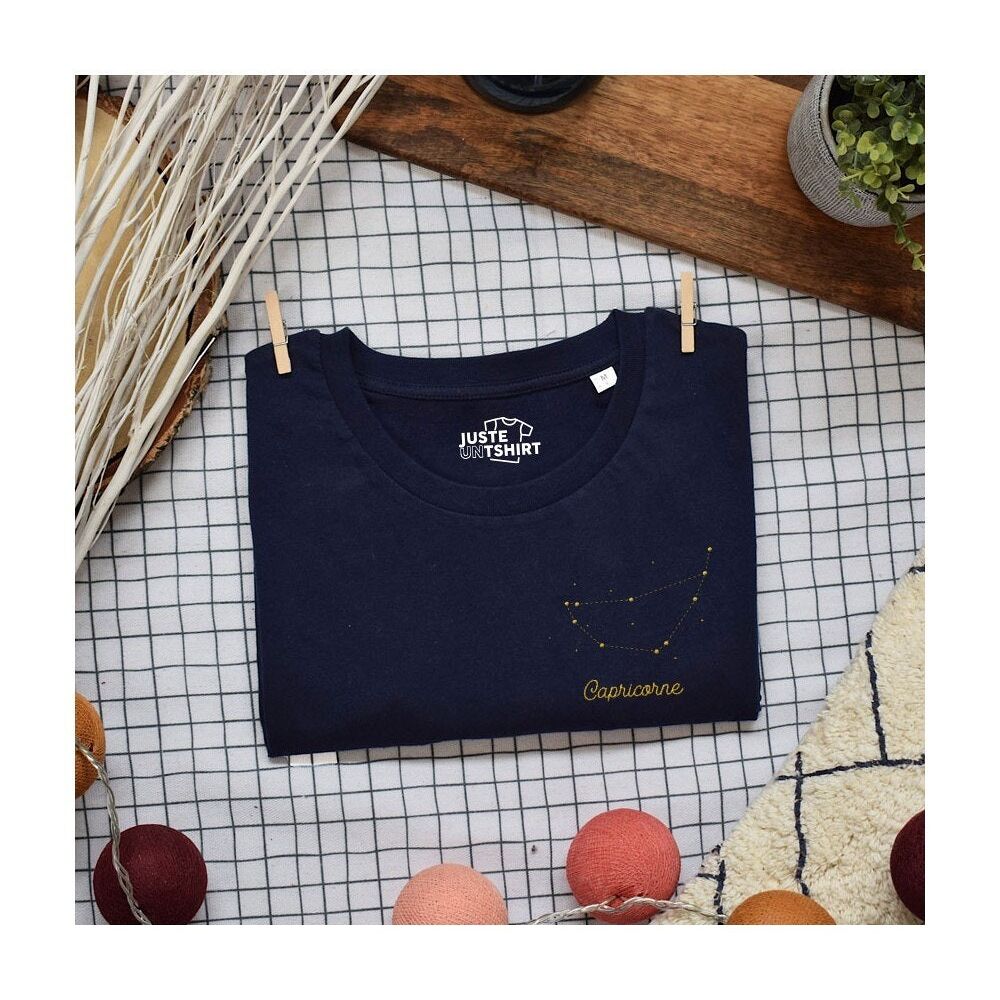 T-shirt ricamata Capricorno in cotone biologico