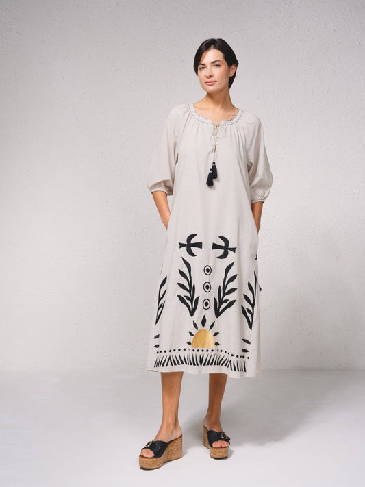Abito midi ampio in cotone con ricamo e frange