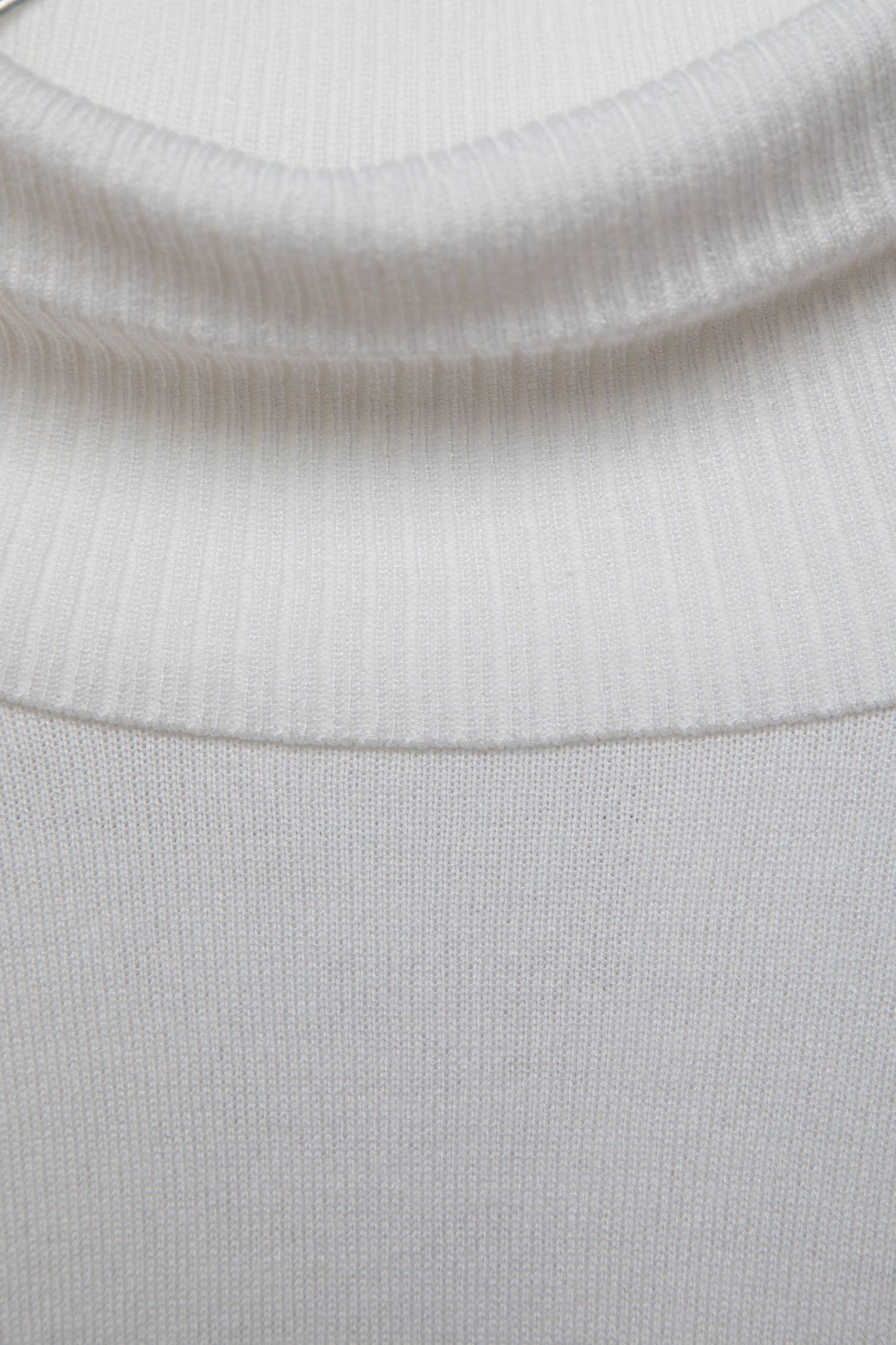 Maglione a maglia rasata con collo alto