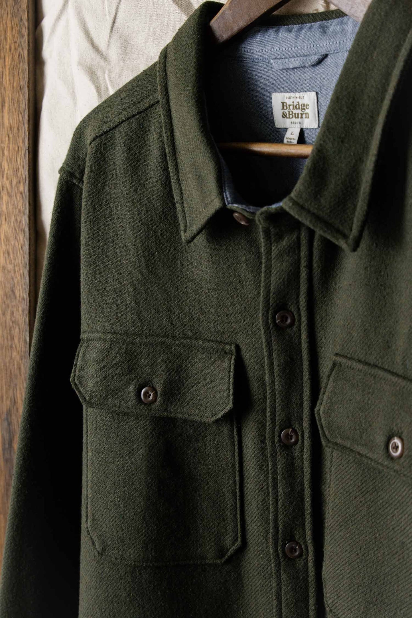 Overshirt in twill riciclato verde salvia scuro