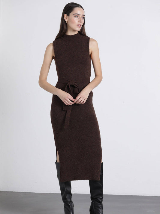 Abito midi in maglia a rete con cintura