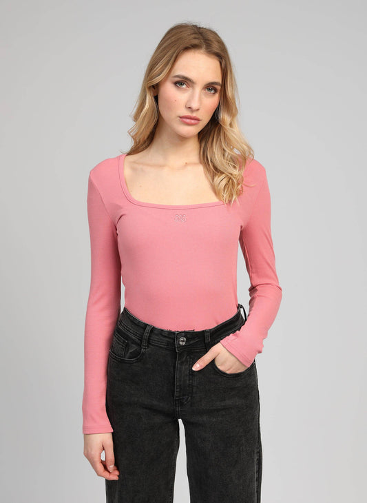 Top a maniche lunghe rosa con scollo quadrato