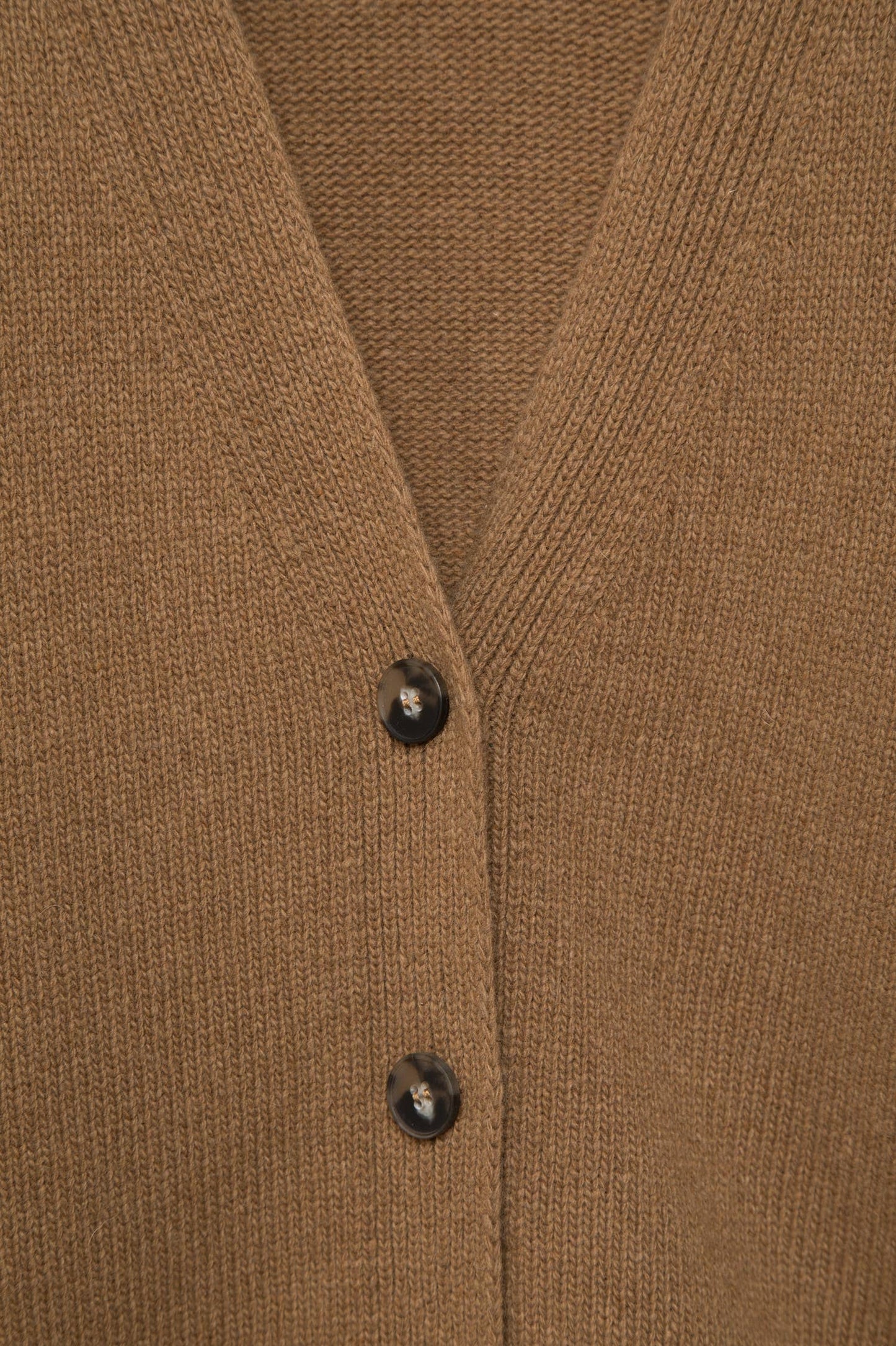 Cardigan in lana a maglia rasata con scollo a V
