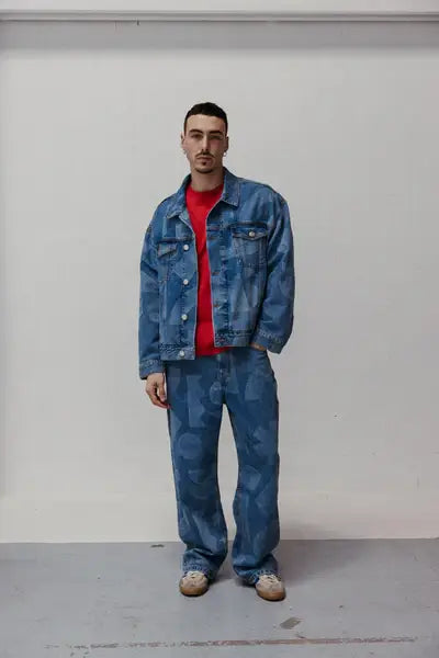 Giacca corta in denim con incisione laser