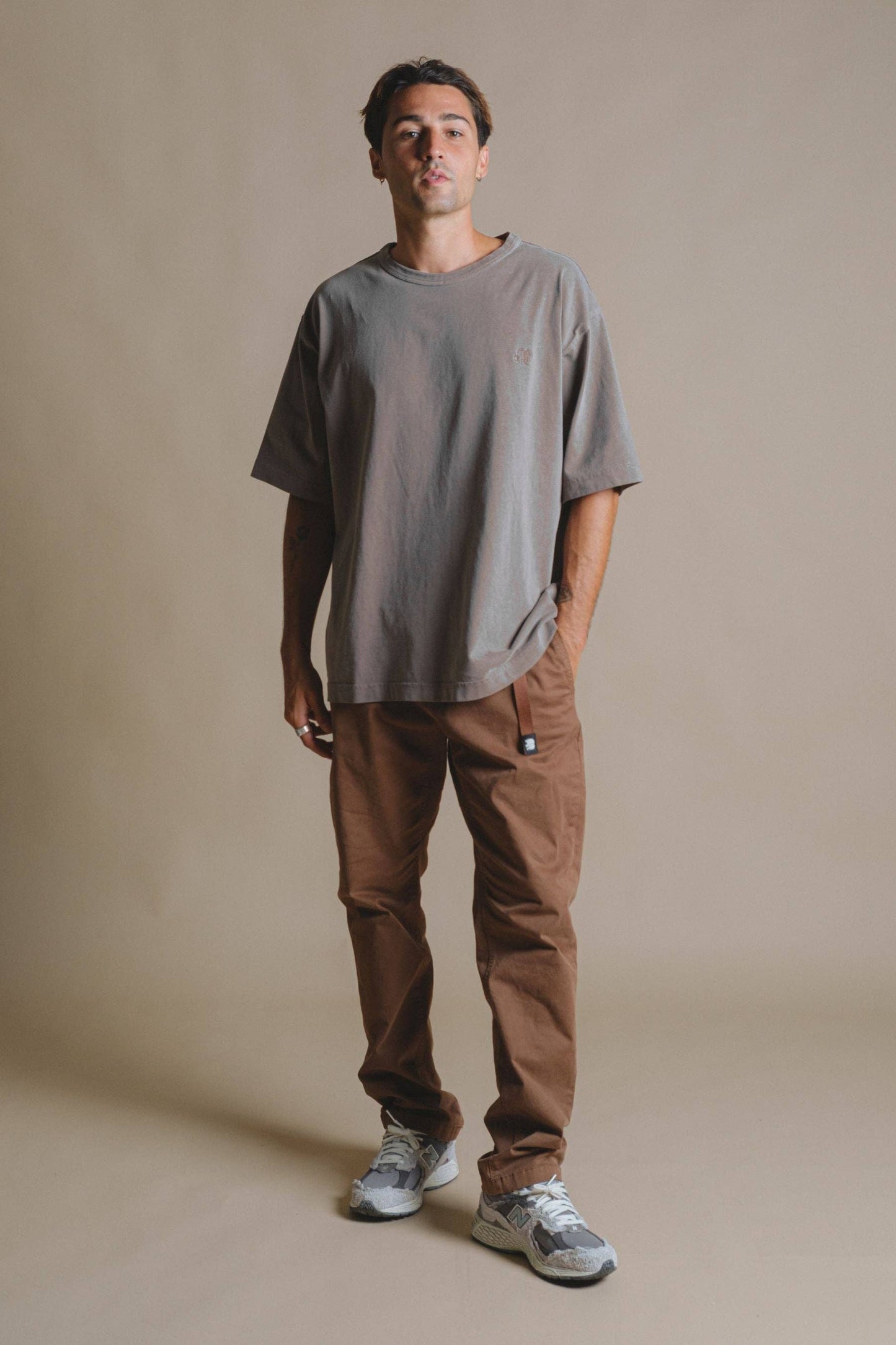 T-shirt oversize pesante in cotone organico grigio pietra