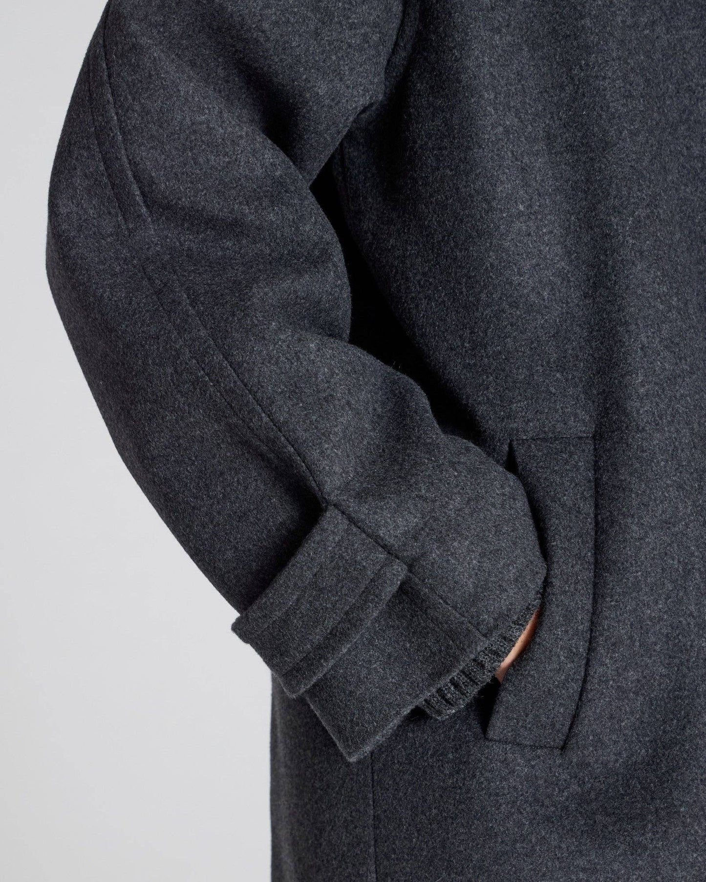 Cappotto lungo oversize Tove in lana riciclata grigio scuro mélange