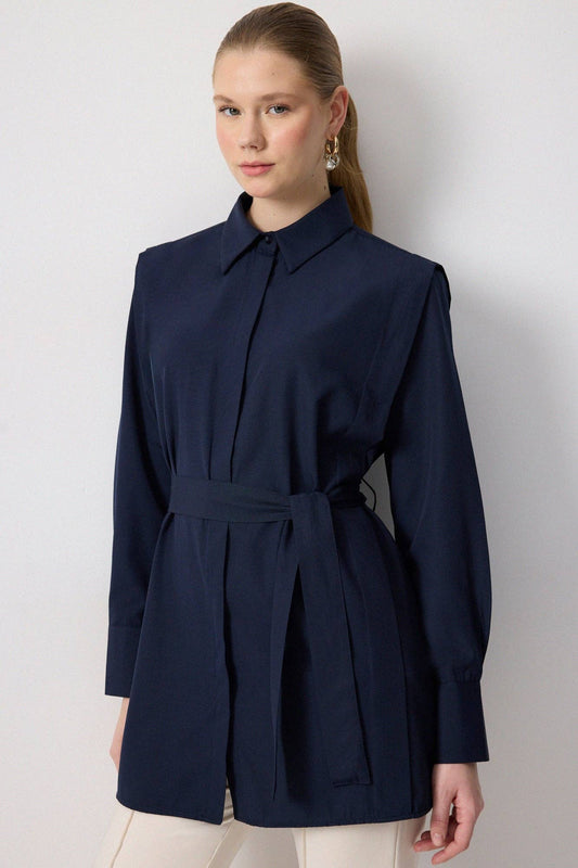 Camicia in popeline con cintura in vita
