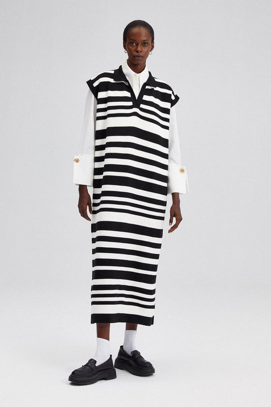 Abito maxi in maglia a righe senza maniche con collo alto