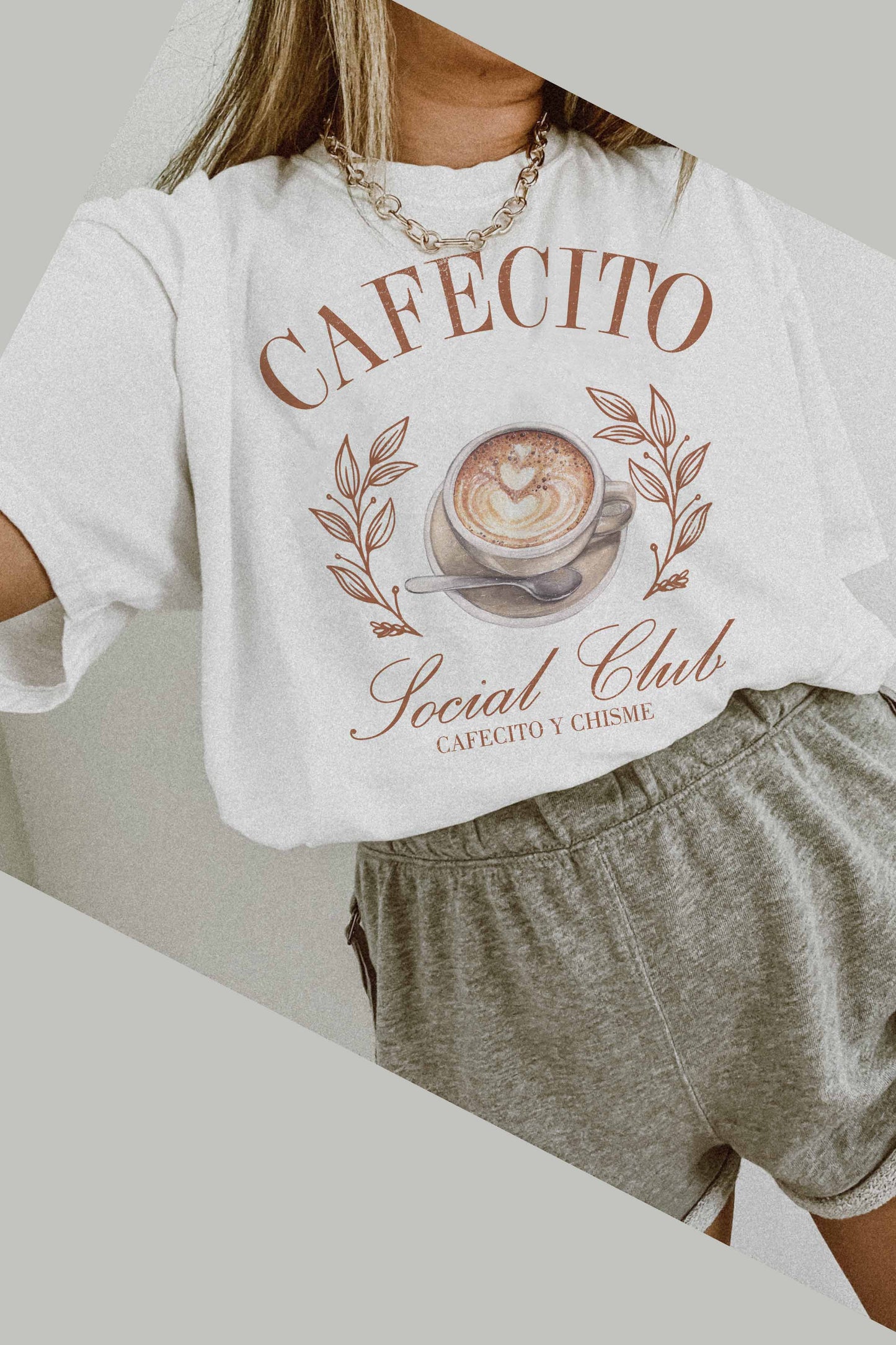 T-shirt Oversize Grafica “Cafecito Social Club” in Cotone