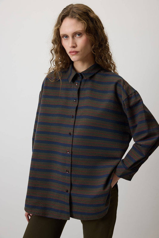 Camicia a righe oversize a vestibilità comoda