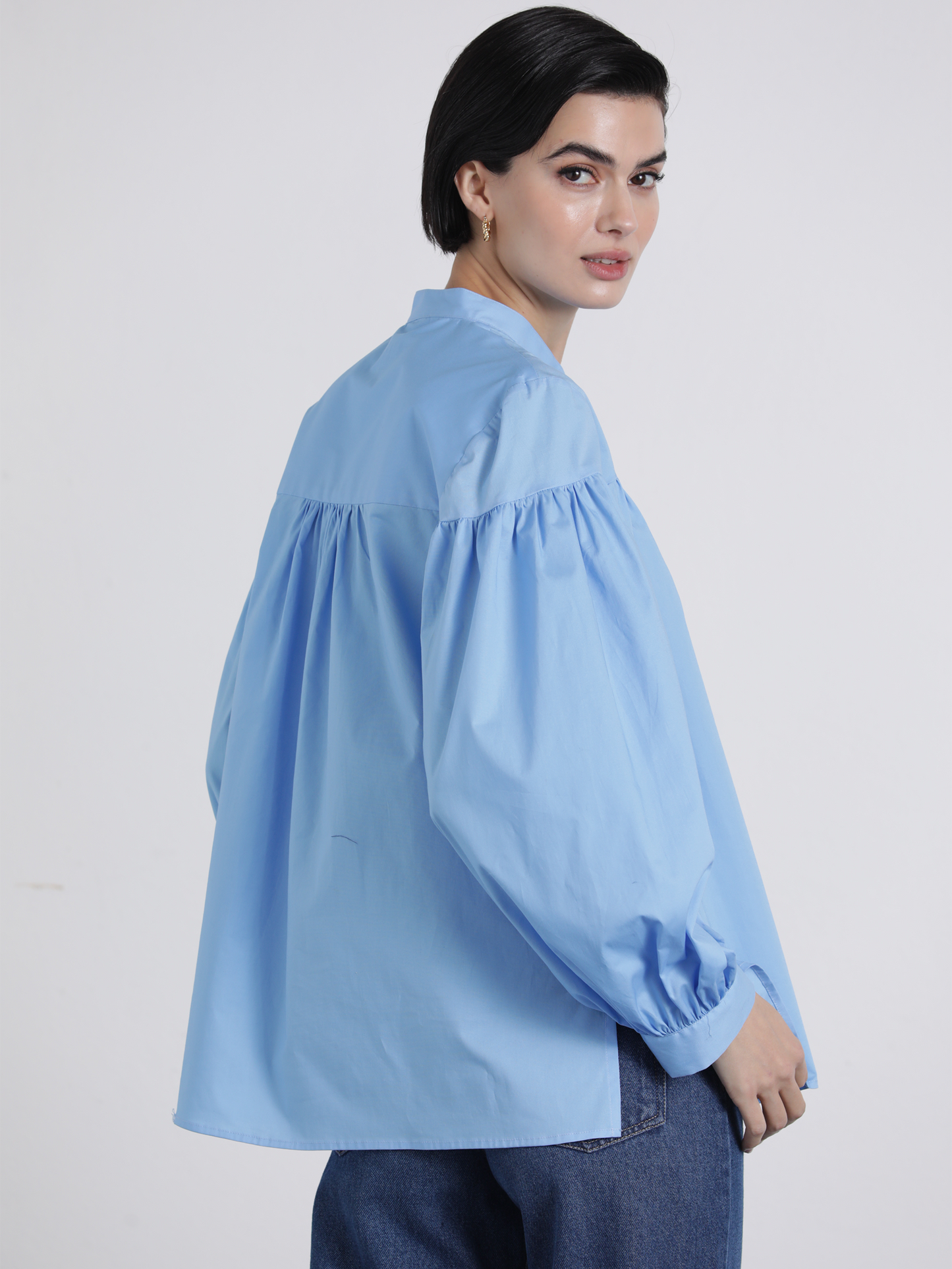Camicia con maniche a palloncino e arricciatura