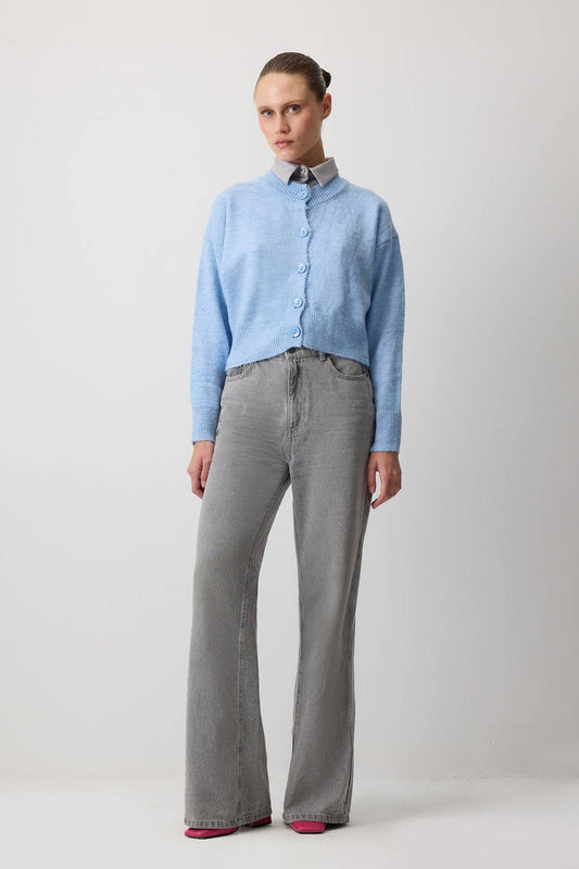 Cardigan corto in maglia con bottoni