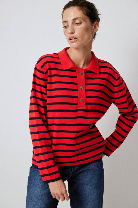 Maglione a righe con collo polo