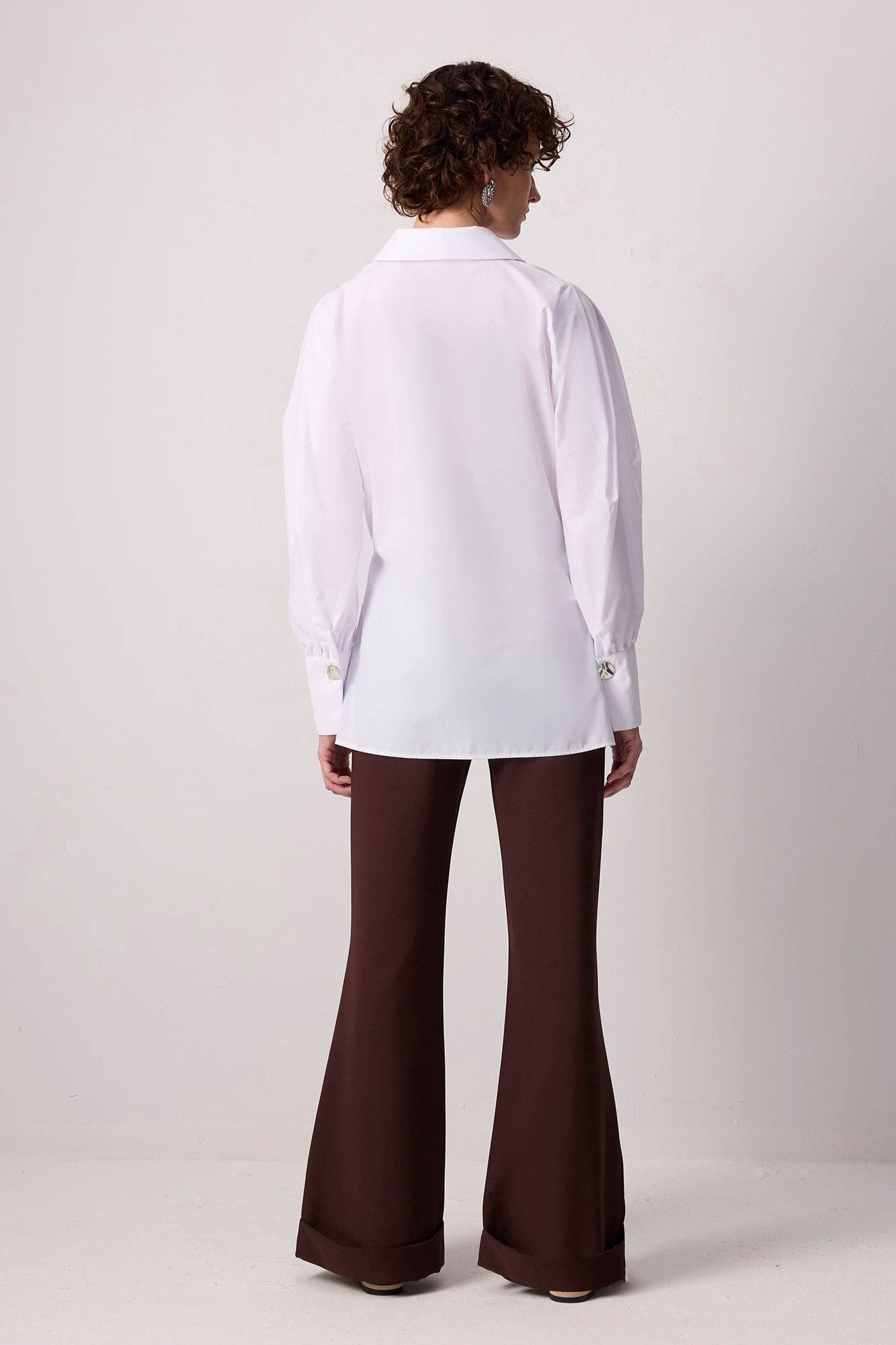 Camicia avvolgente in popeline con cintura asimmetrica
