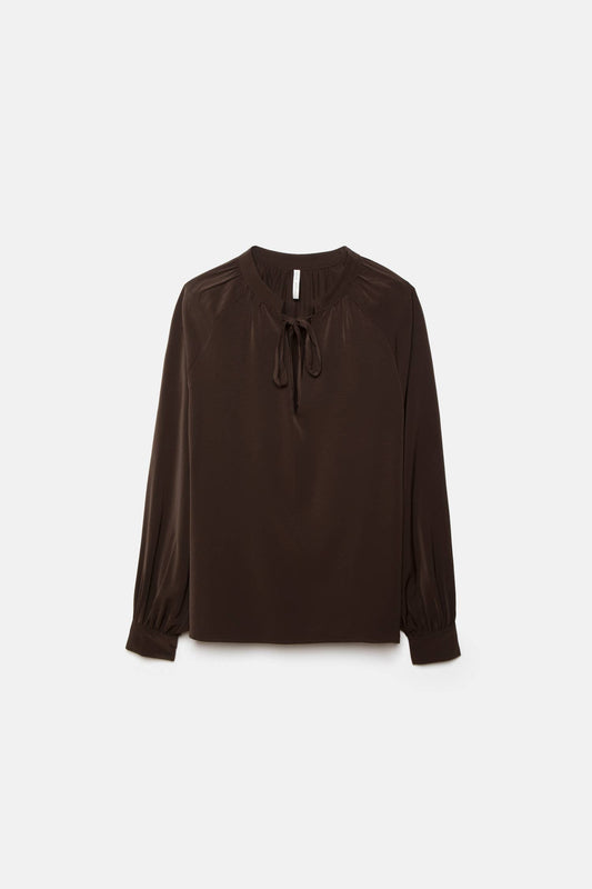 Blusa marrone con coulisse e scollo arricciato