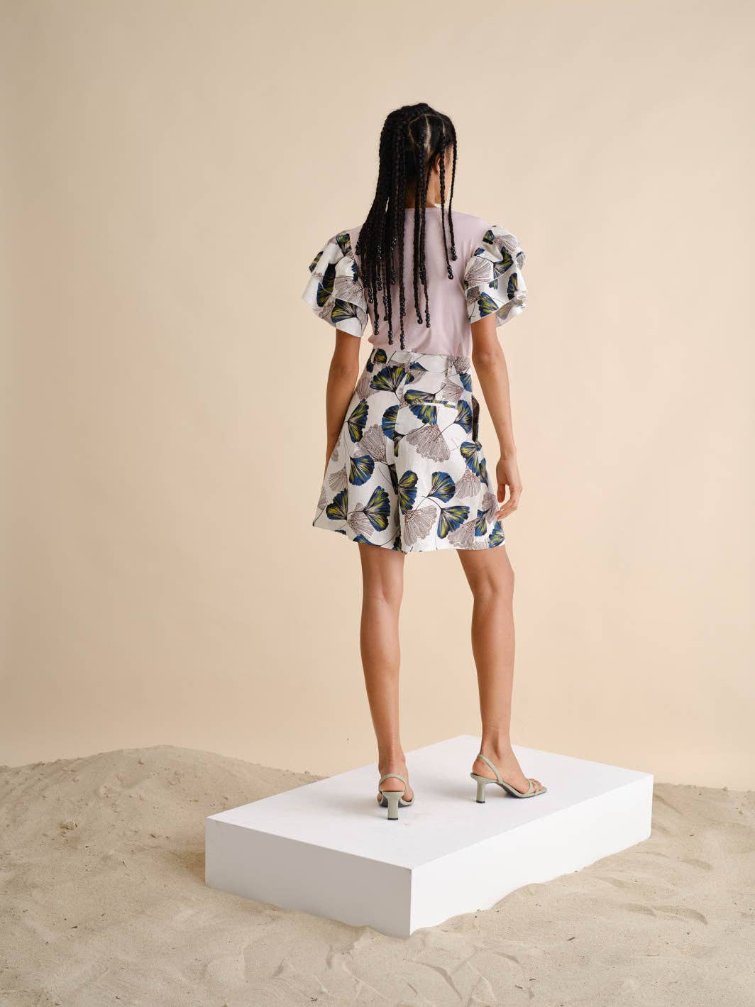 Shorts in lino stampato con motivo floreale