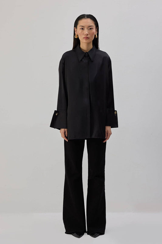 Camicia in raso con polsini ampi