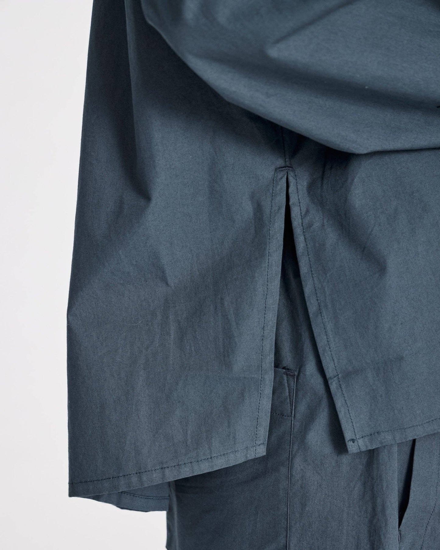 Camicia corta Bella in popeline di cotone biologico blu denim
