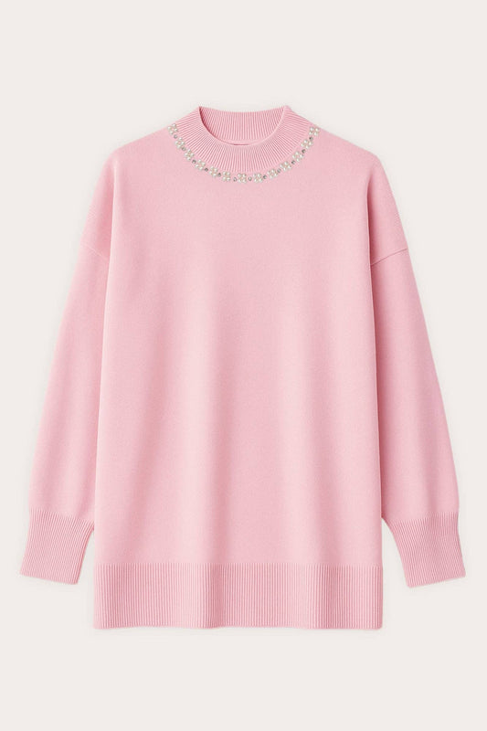 Maglione rosa con collo decorato in perle