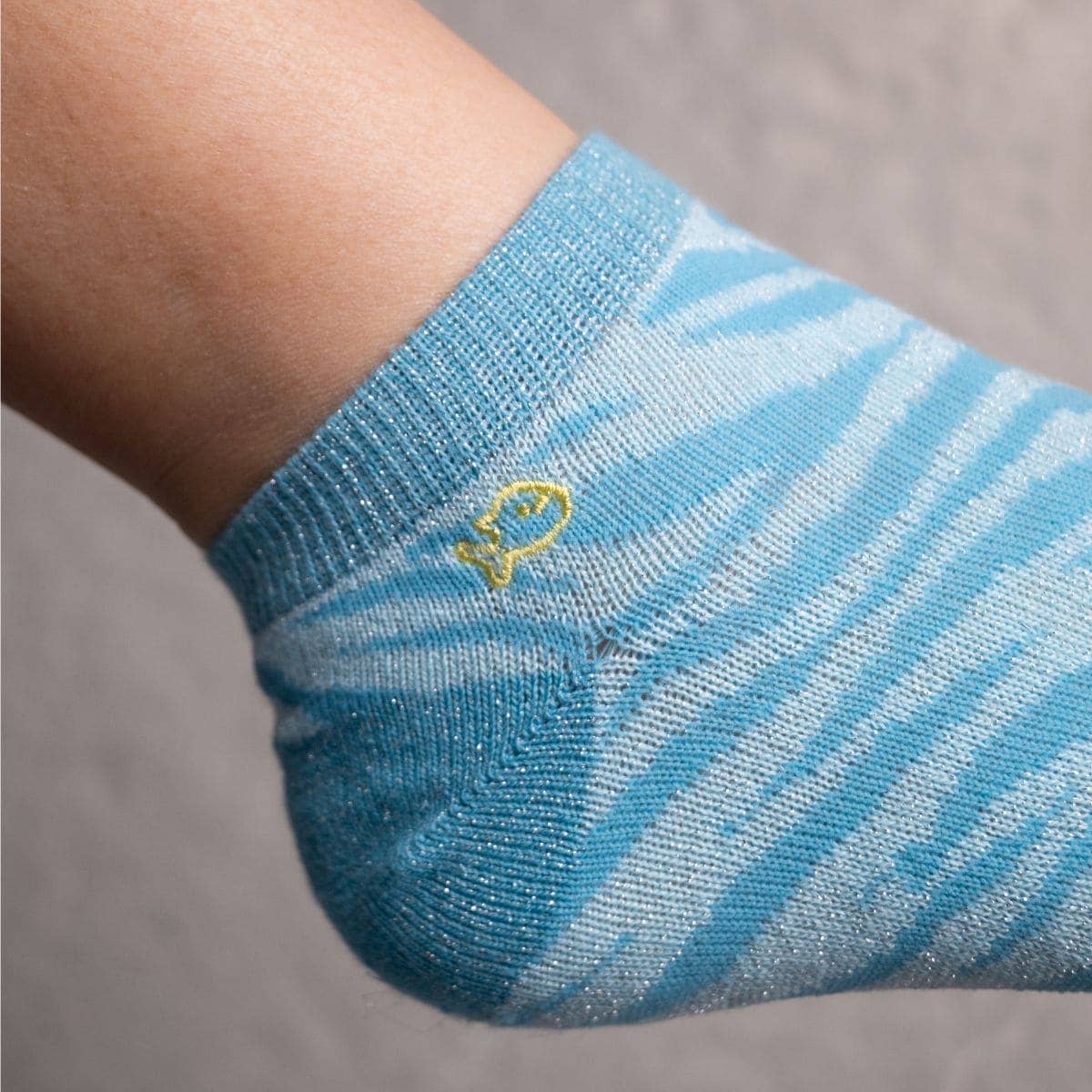 Calzini alla caviglia zebra in cotone pettinato blu