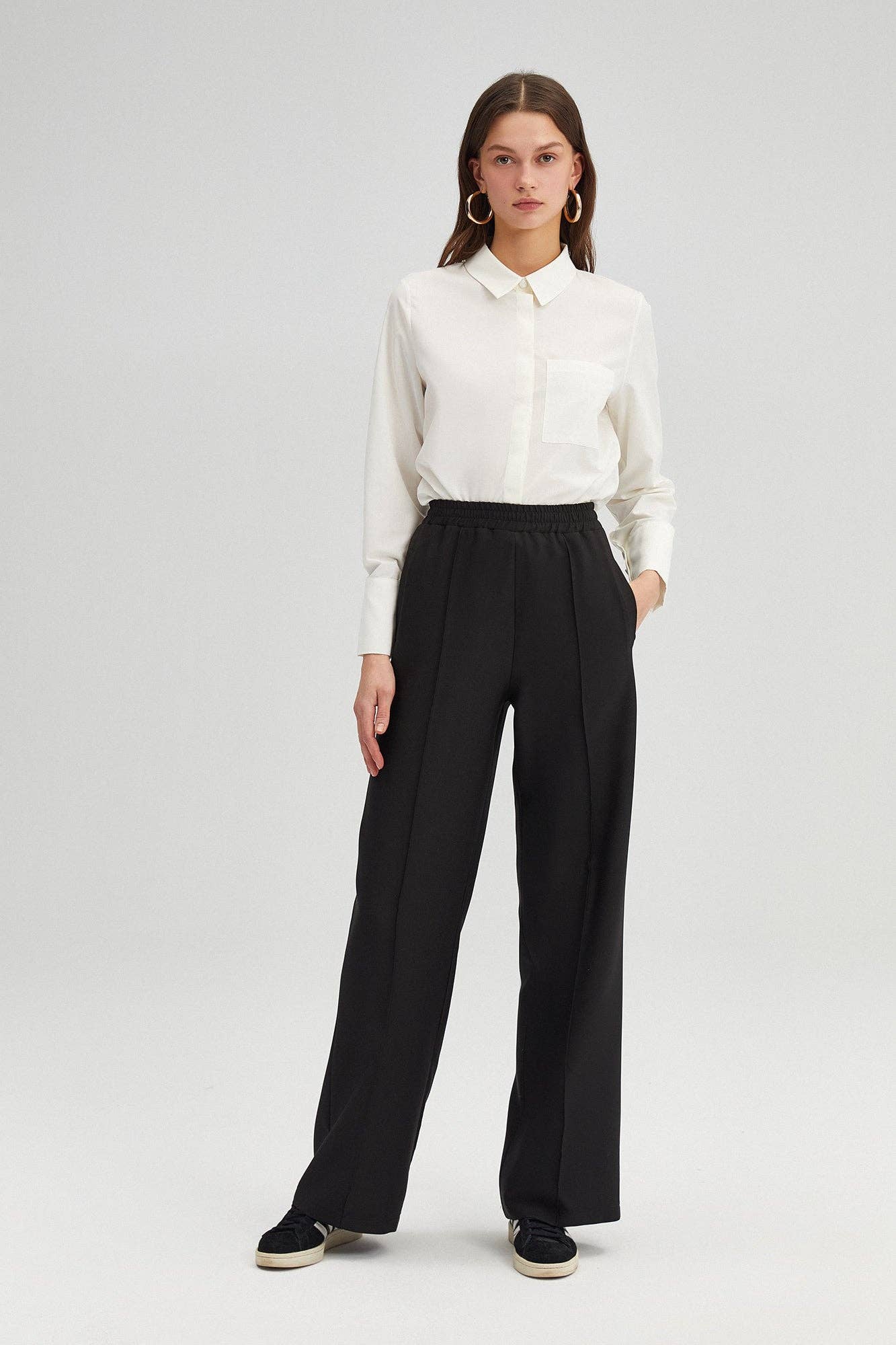 Pantaloni a vita alta a gamba larga in crepe elasticizzato