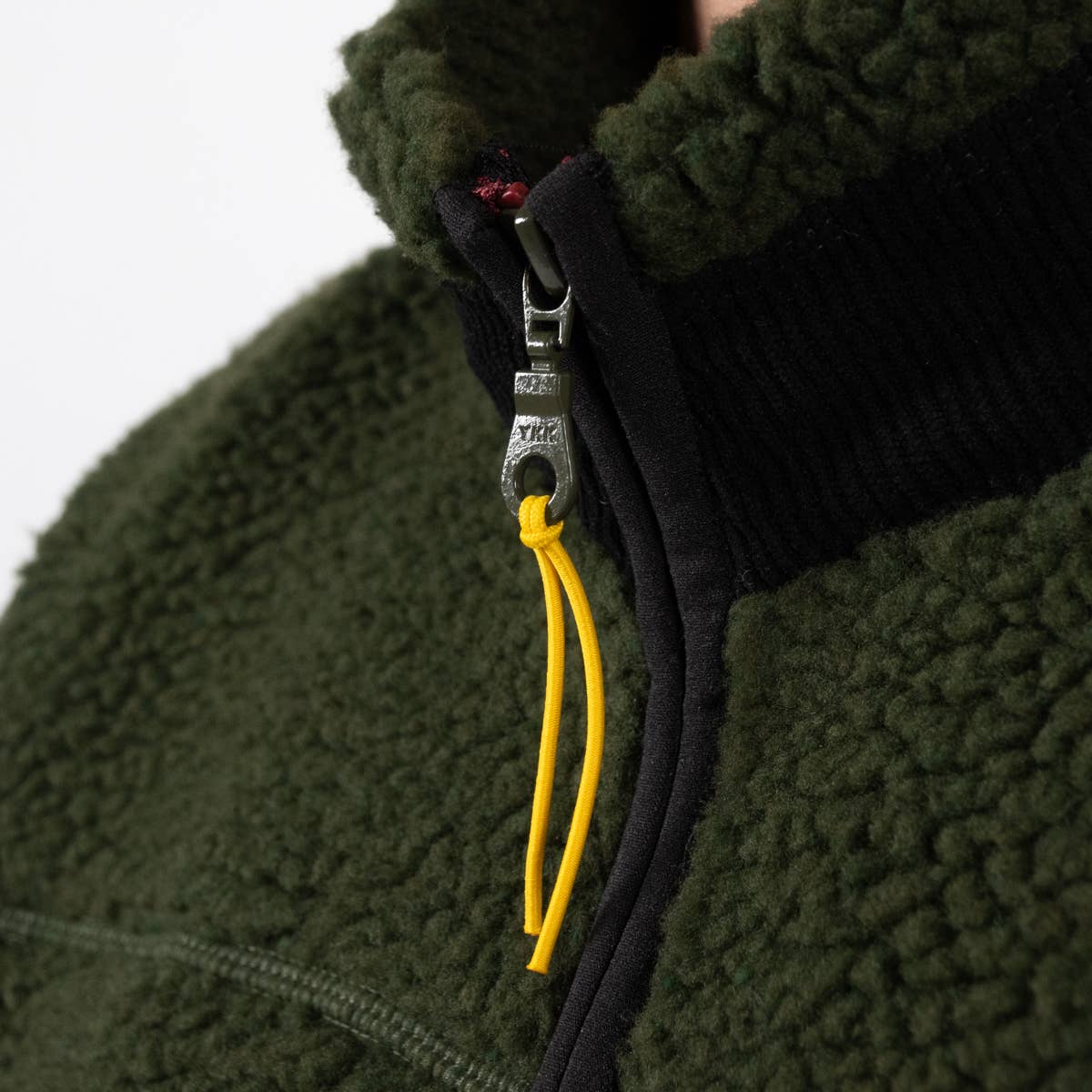 Gilet sherpa con zip in poliestere riciclato kaki