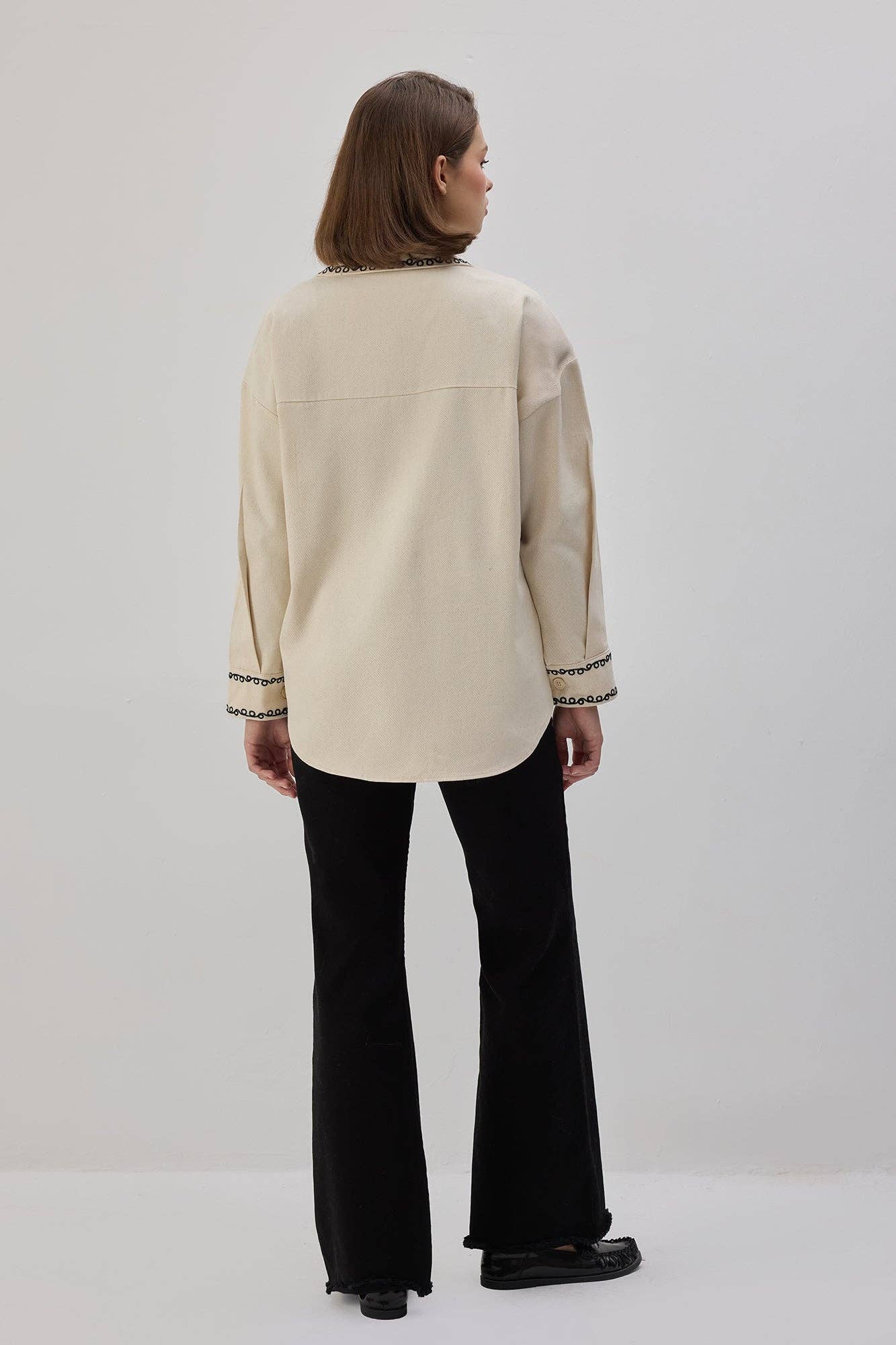 Camicia in gabardine ricamata