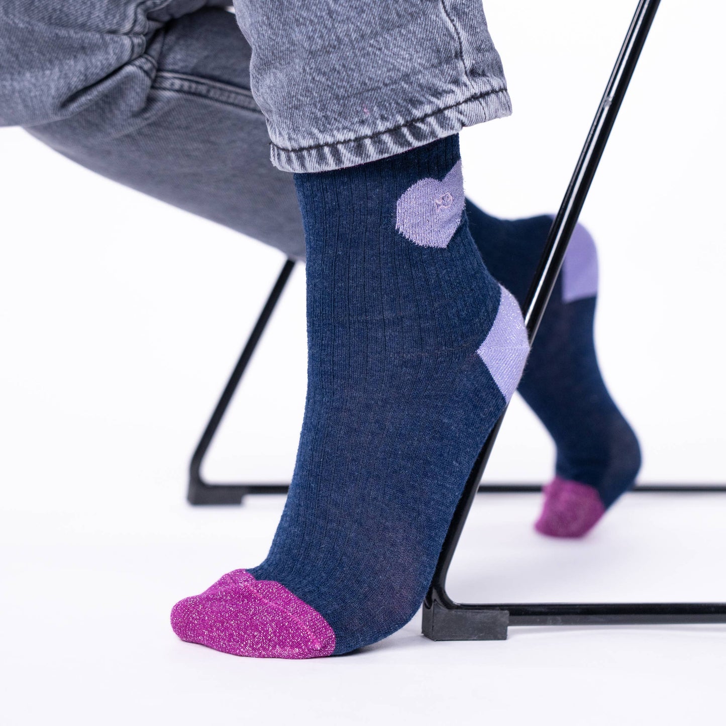 Calzini in cotone con cuore glitterato blu navy e lilla