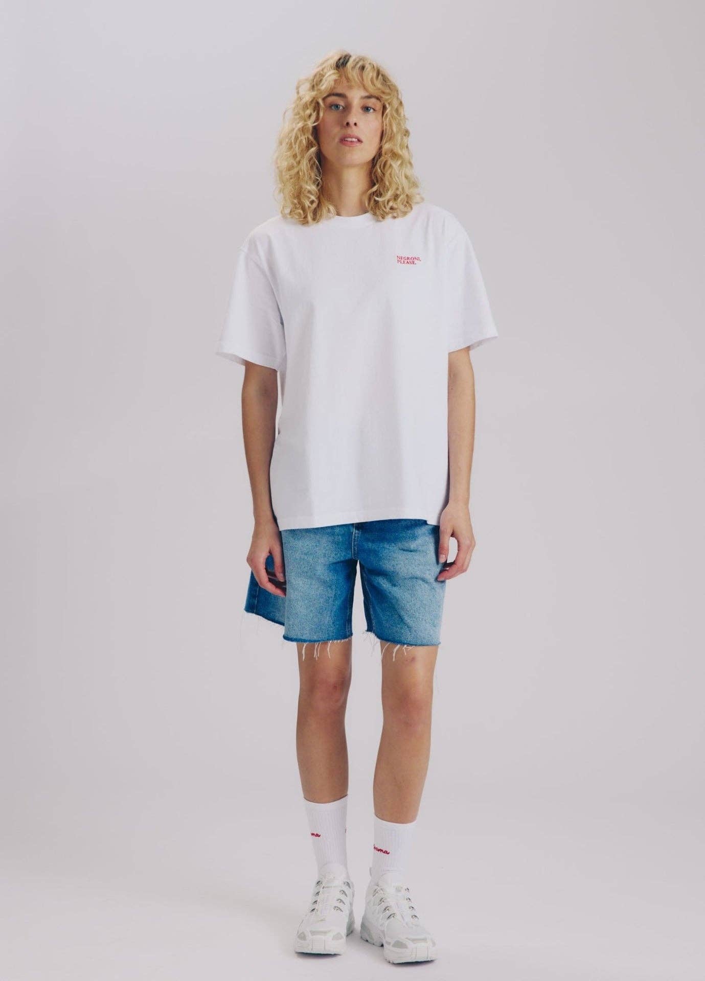 T-shirt bianca con ricamo “Negroni, please”