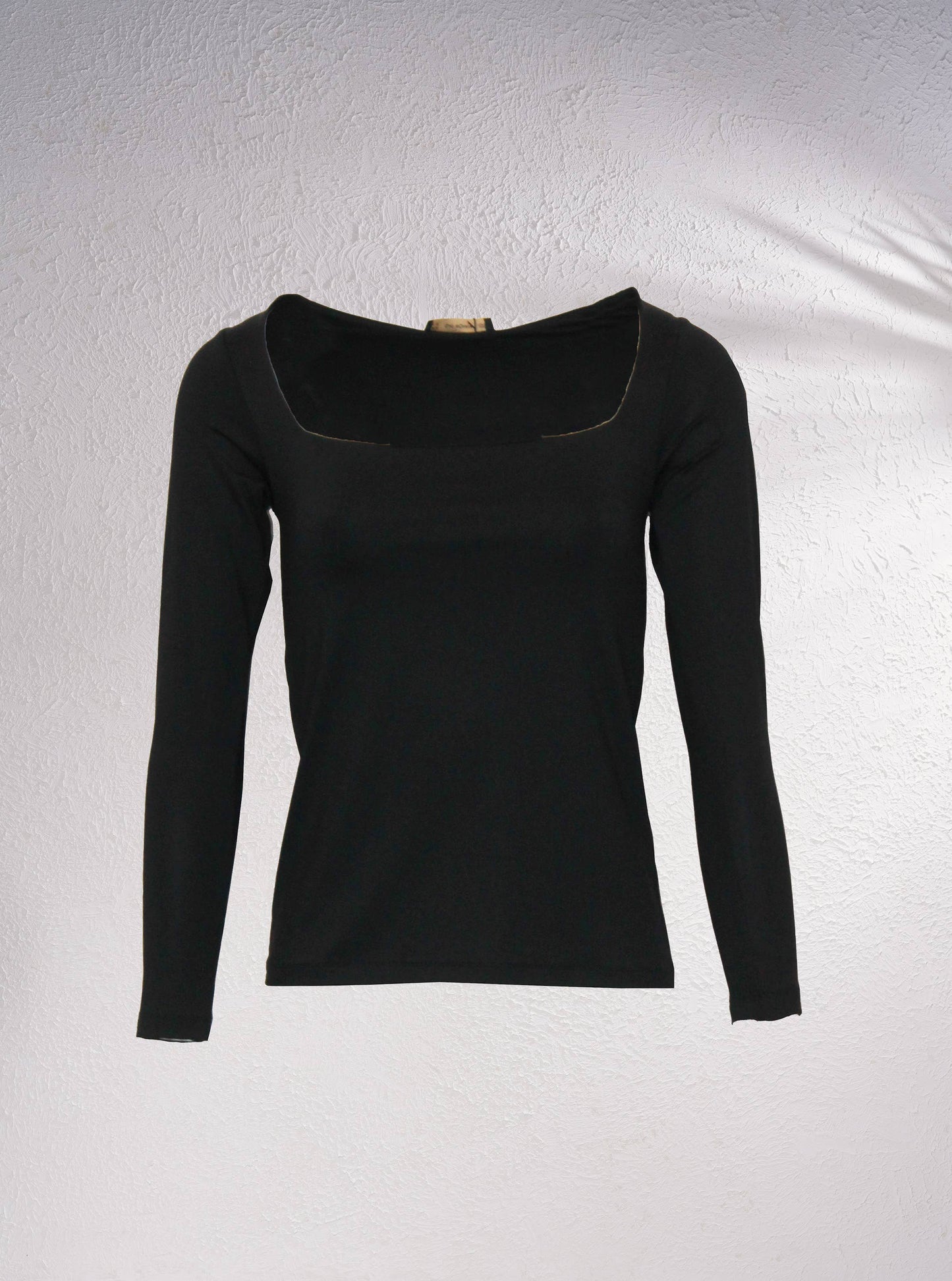 Maglione base aderente a maniche lunghe con scollo quadrato