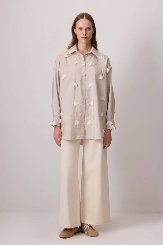 Camicia oversize con applicazioni floreali 3D