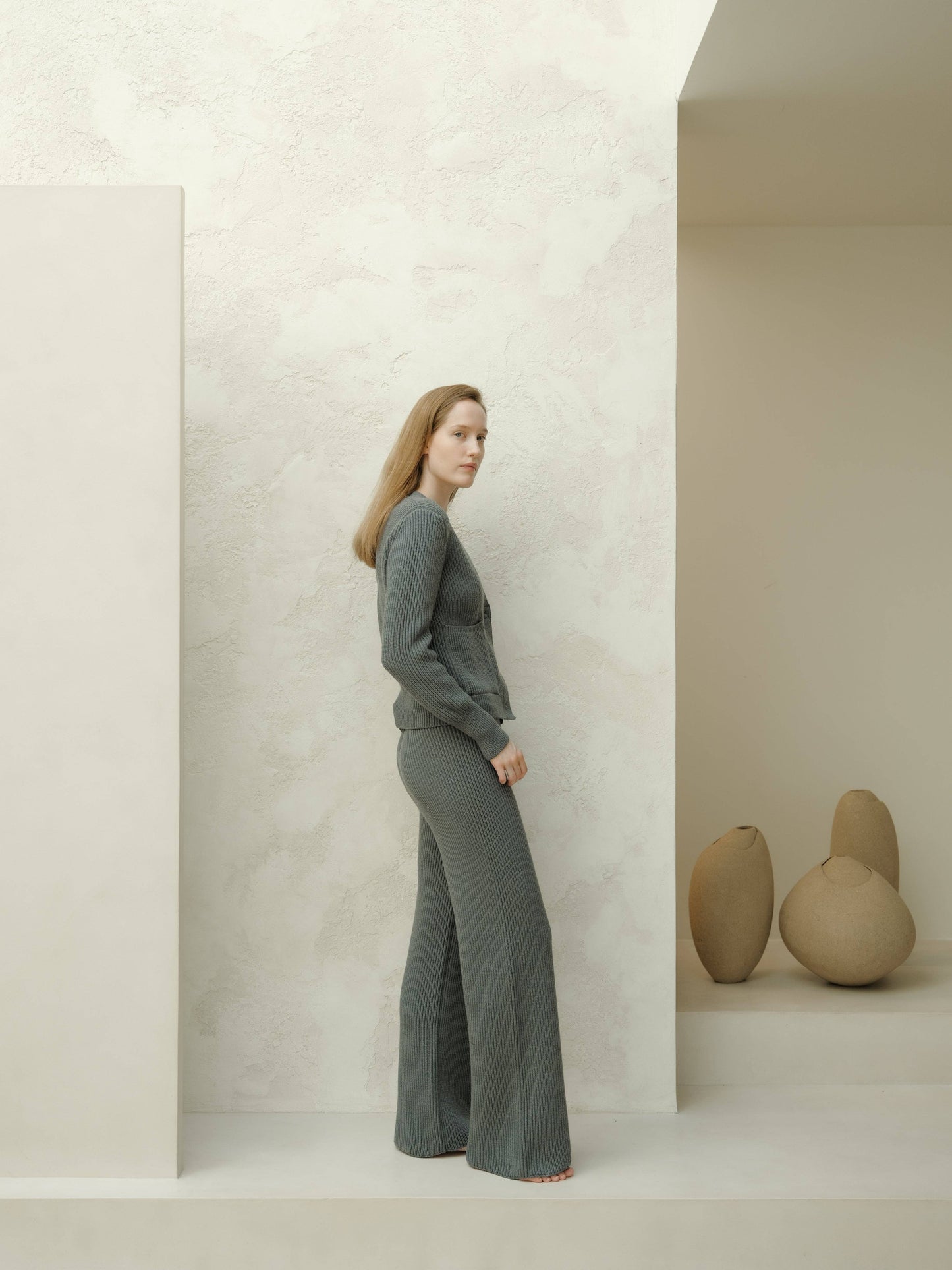 Pantaloni lounge in lana merino extrafine a coste