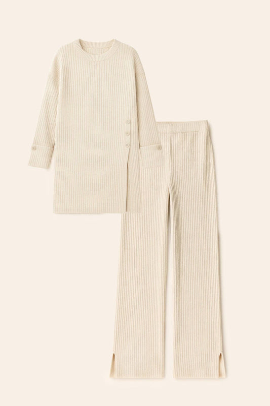 Completo in maglia a costine con bottoni
