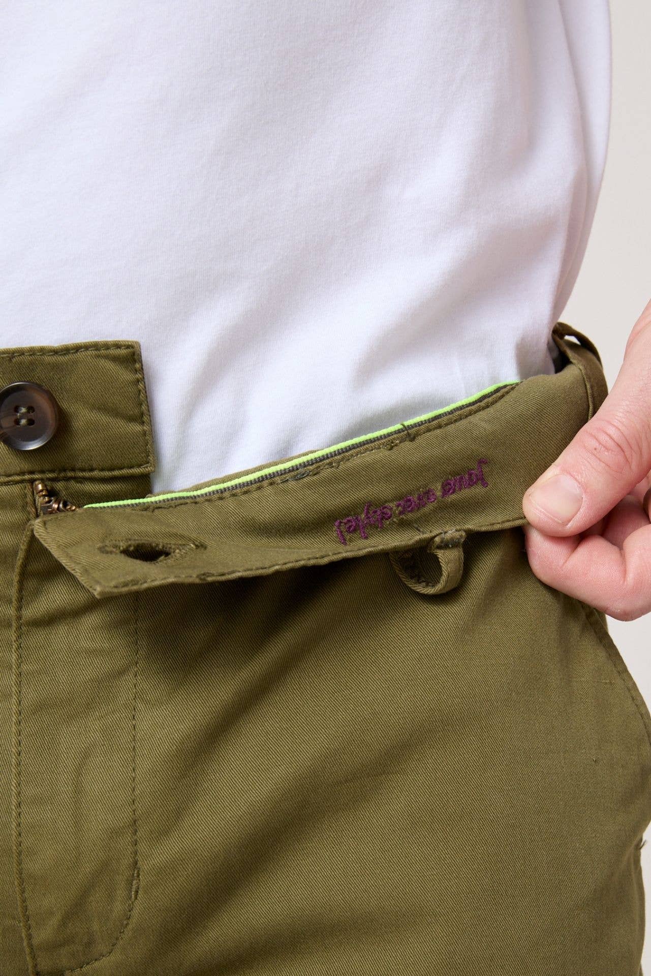 Pantaloni chino slim kaki da uomo