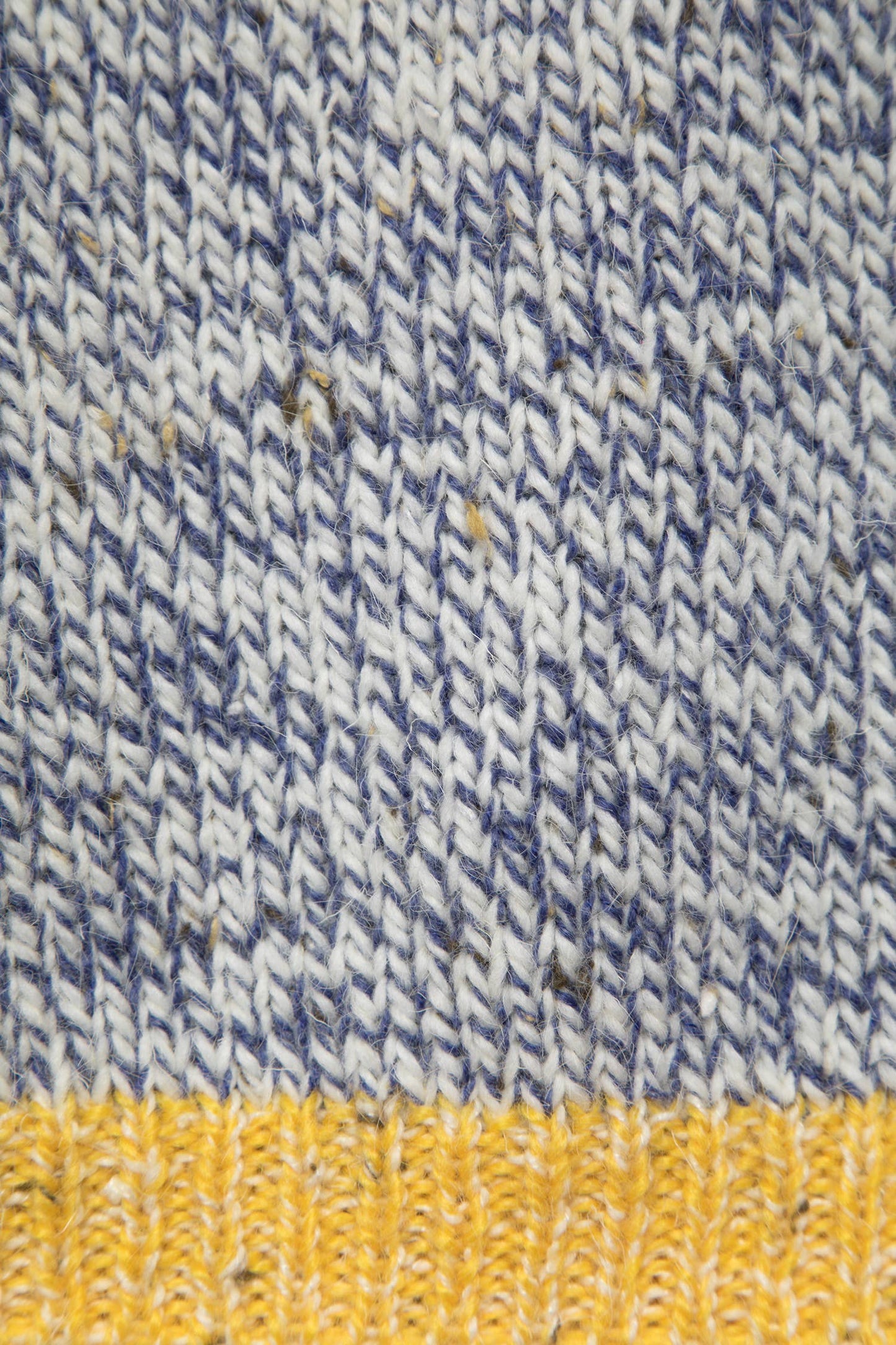 Gilet in maglia con bordi a contrasto