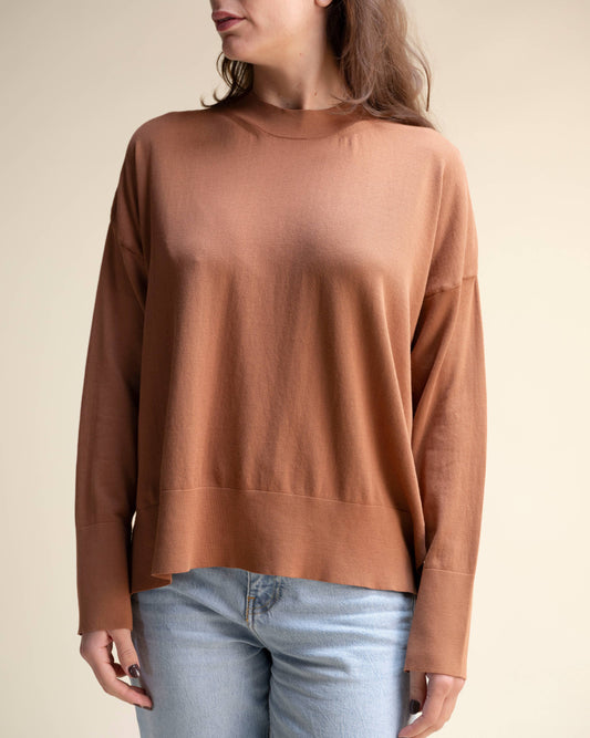 Maglione girocollo in cotone con spacchi laterali