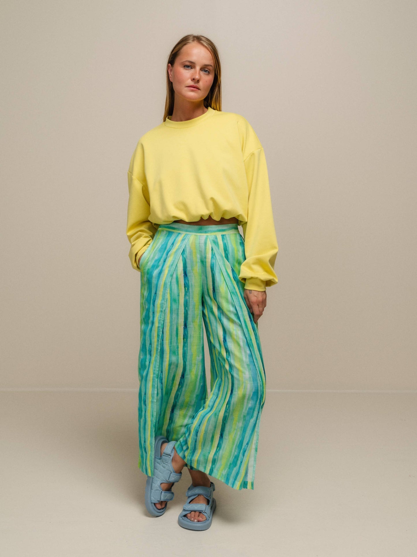 Pantaloni ampi a righe verdi