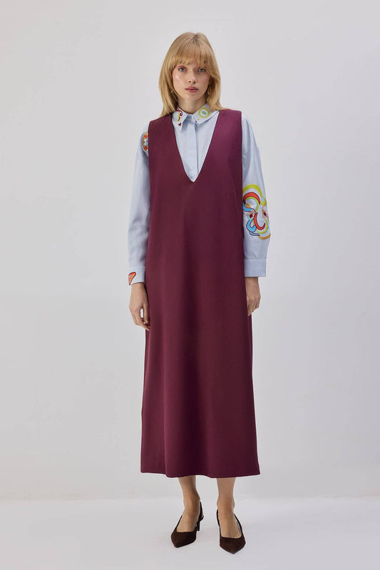 Abito pinafore lungo con scollo a V