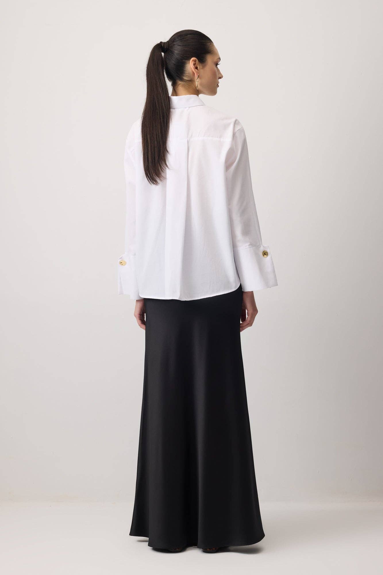 Camicia corta in popeline con polsini ampi