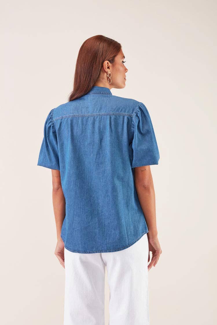 Camicia in denim leggero con maniche a sbuffo