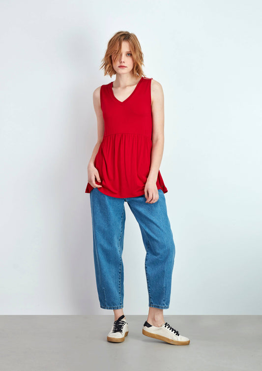 Top smanicato con scollo a V in viscosa
