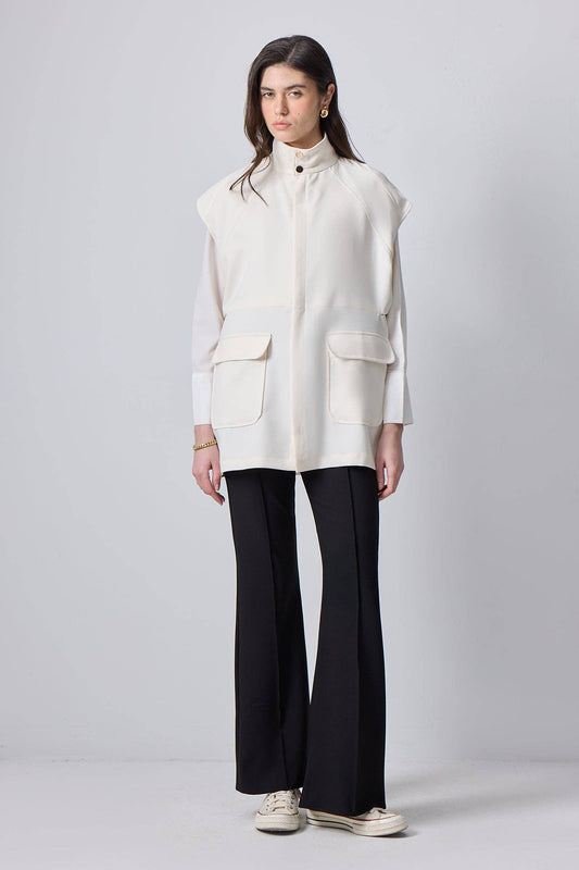 Gilet in crêpe con maxi tasche