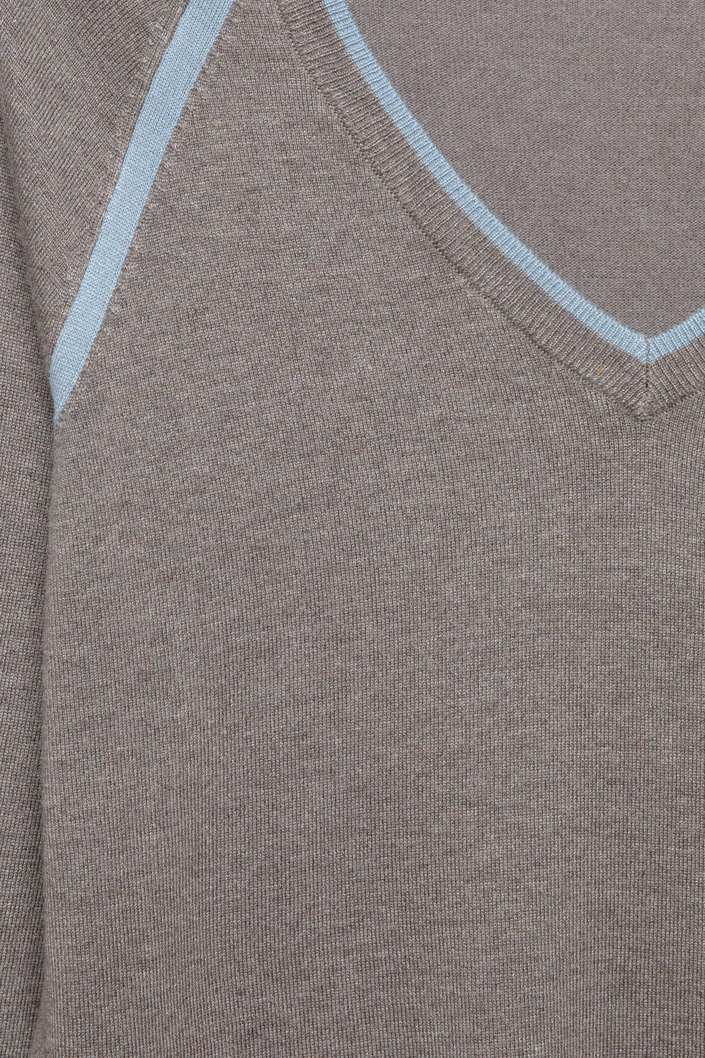 Maglione bicolore a maglia con scollo a V